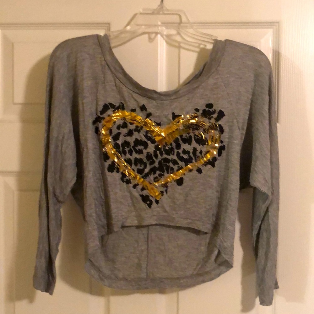 Rue21 Gray tee with leopard print & gold heart